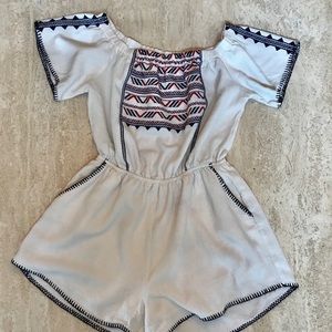 Astr The Label- embroidered romper